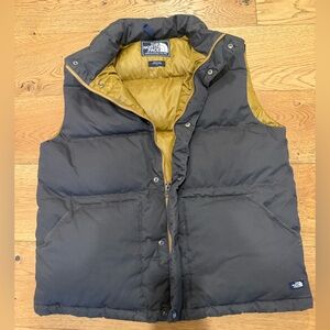 Men’s charcoal and Gold Puffer Vest